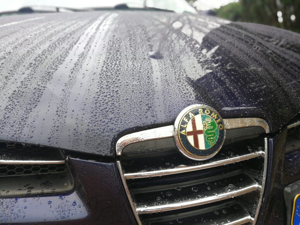 waterdruppels op autolak na keramische coating behandeling Alfa Romeo 156 | A1 Car Cleaining