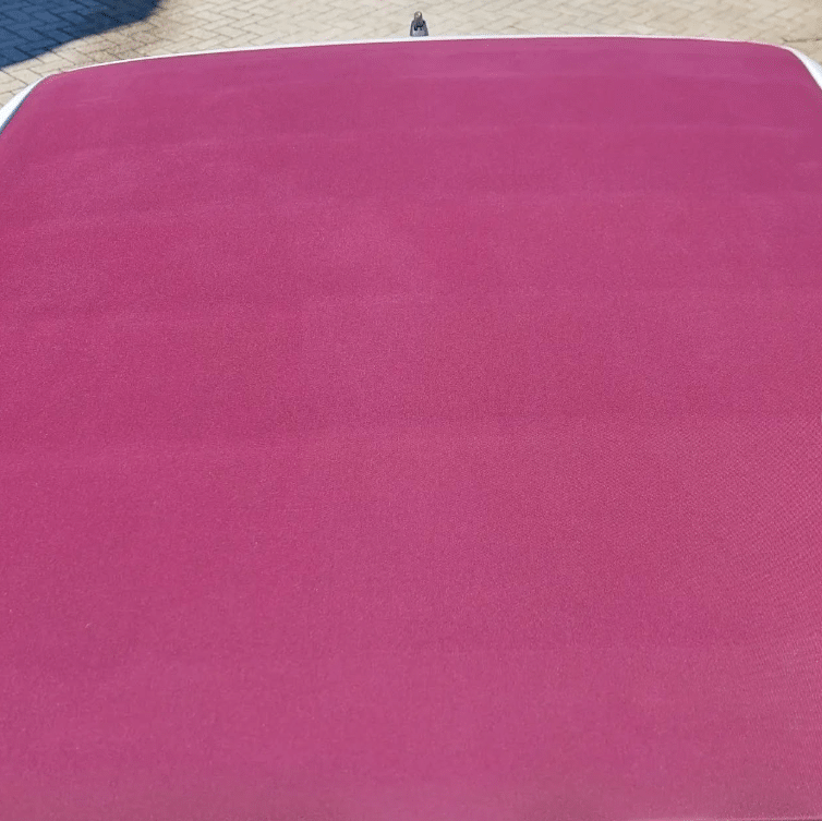 Bordeaux cabriodak na professionele reiniging en impregnering — A1 Car Cleaning Bunschoten